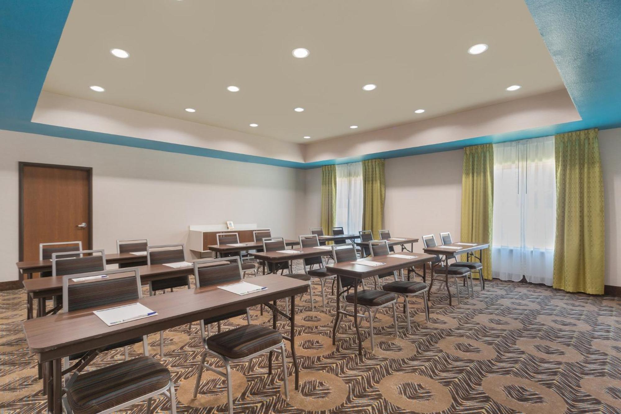 Holiday Inn Express Tomball By Ihg Εξωτερικό φωτογραφία