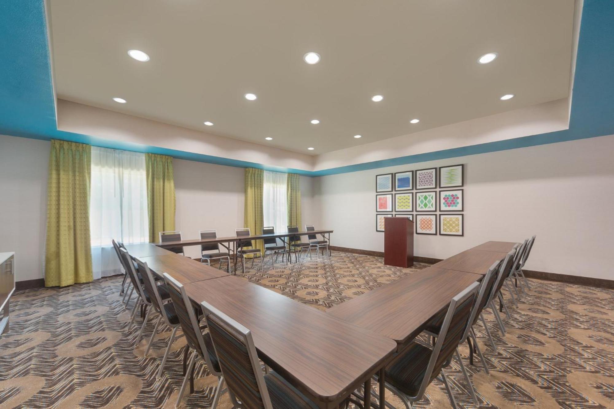 Holiday Inn Express Tomball By Ihg Εξωτερικό φωτογραφία