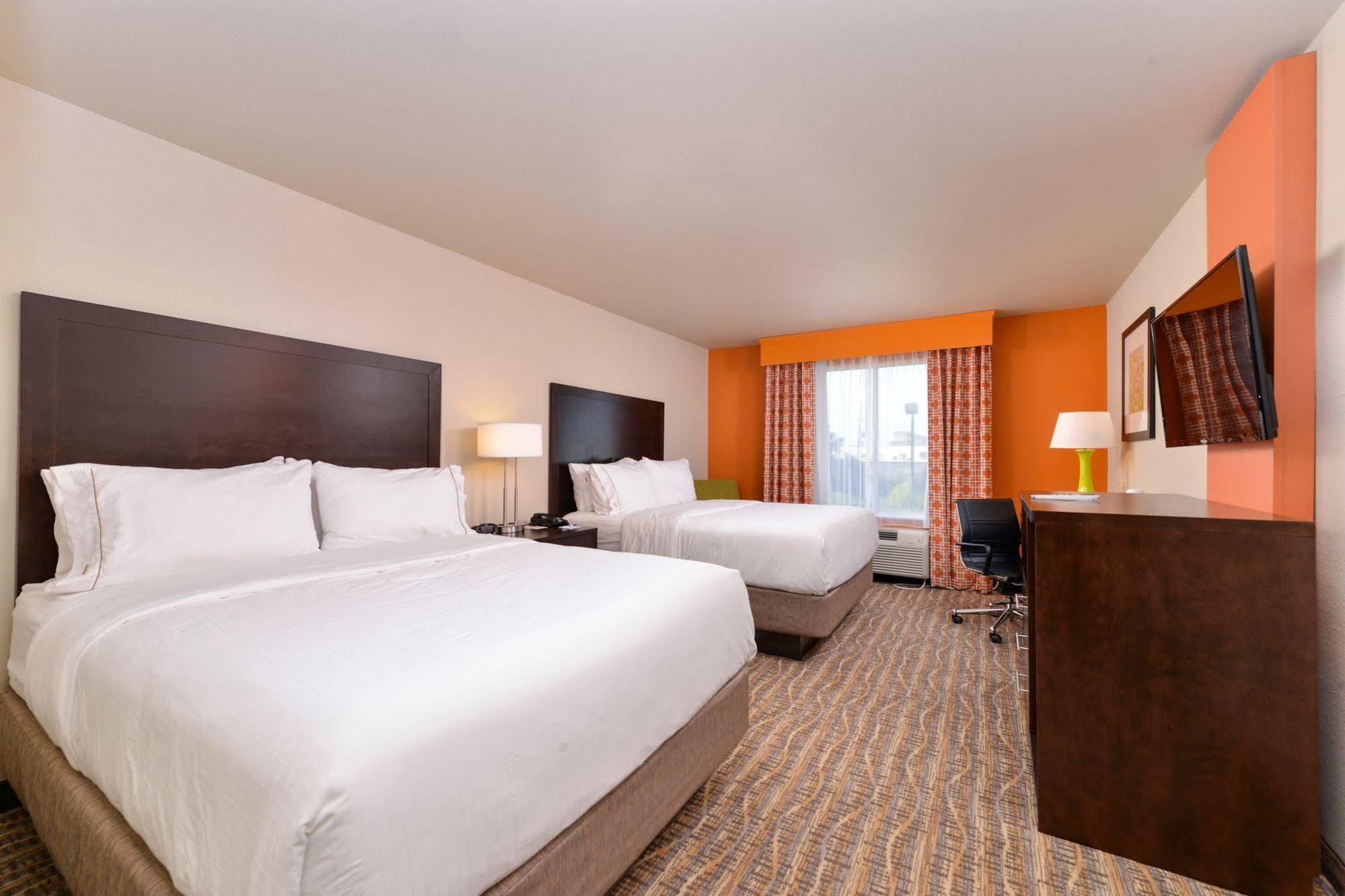 Holiday Inn Express Tomball By Ihg Εξωτερικό φωτογραφία