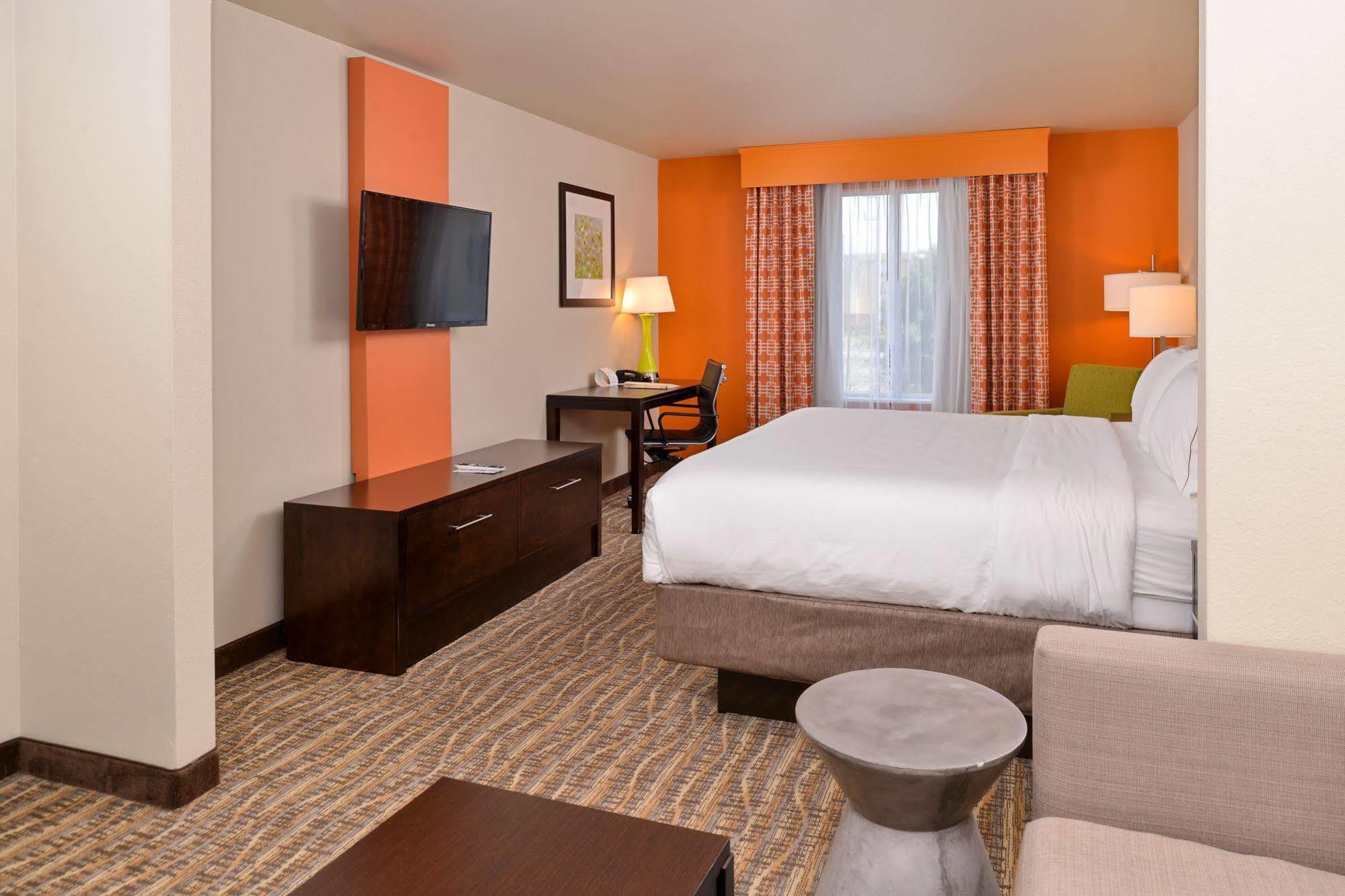 Holiday Inn Express Tomball By Ihg Εξωτερικό φωτογραφία